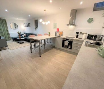 1 bedroom in a house share to rent - Photo 2