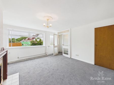 3 bedroom semi-detached house to rent - Photo 3