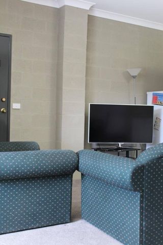 24 months at $600 or 12 months at $650 - Photo 3