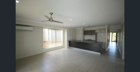 LOW MAINTENANCE 4 BEDROOM FAMILY HOME - Photo 4