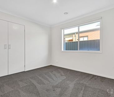 7 Atherton Way, Werribee - Photo 2