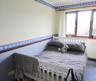 4 bedroom detached house to rent - Photo 3