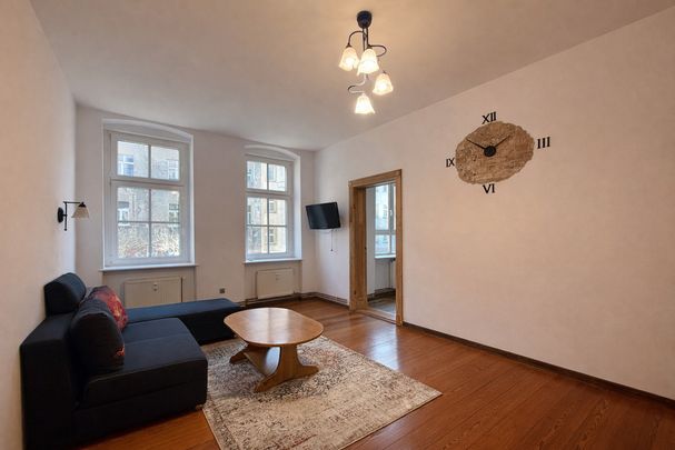 Wyjątkowe mieszkanie z duszą w sercu miasta – 70m2 - Photo 1