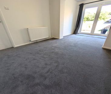 3 bedroom semi-detached house to rent - Photo 6