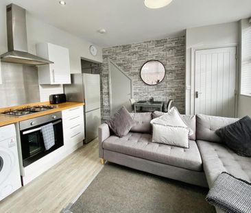 1 bedroom Flat To Let Total Size: 399 SQ FT - Photo 2