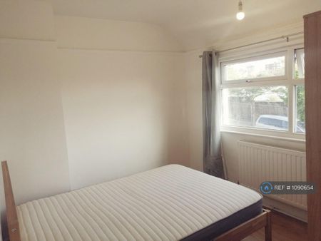2 bedroom end of terrace house to rent - Photo 3