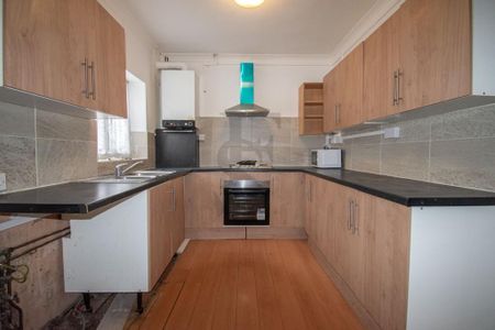 3 bedroom terraced house to rent - Photo 4