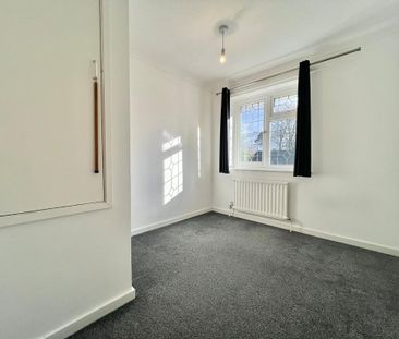 3 bedroom end of terrace house to rent - Photo 5