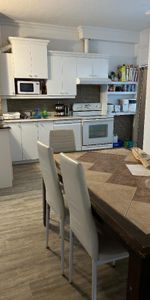 Très GRAND 8 ½ style CONDO entrée indépendante PREMIER étage - Photo 3