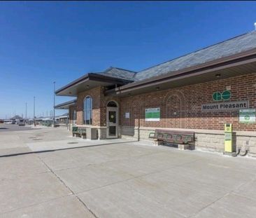 For Lease - 16 Saunter Court, Brampton, Ontario - Photo 6