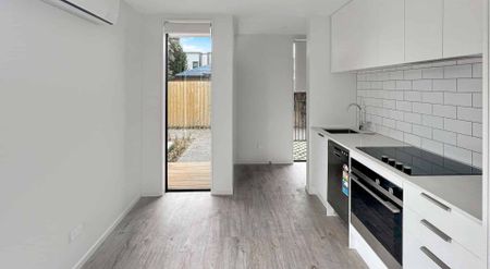 SPREYDON - TWO BEDROOM BRAND NEW TOWNHOUSE - Photo 3