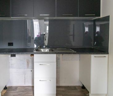 Modern Living in Strathern - Photo 2