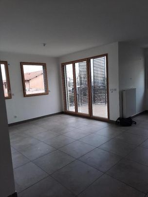 Location Appartement 3 pièces 64m² LIMONEST 69760 - Photo 1