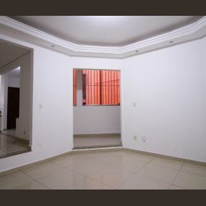 Casa para alugar com 140m², 4 quartos e 2 vagas - Foto 1
