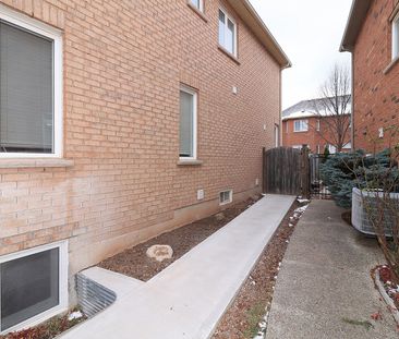 For Lease - 373 CREEK PATH Avenue, Oakville, Ontario - Photo 4