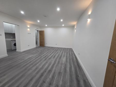 Studio to rent - Photo 3