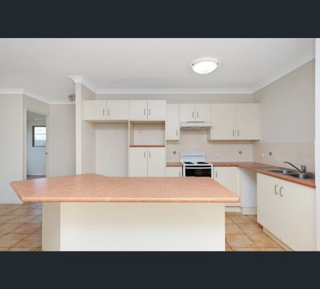 13 Kinnardy Street, Burdell, Qld 4818 - Photo 1