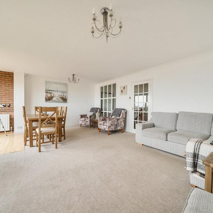 4 bedroom terraced house to rent - Photo 1