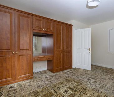 6 bedroom detached house to rent - Photo 2