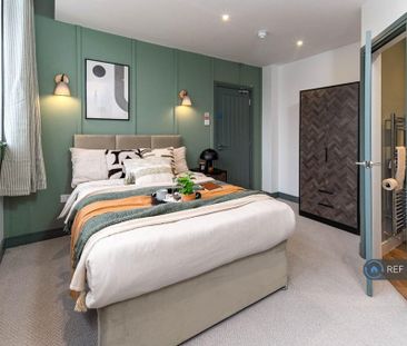 1 bedroom in a house share to rent - Photo 2