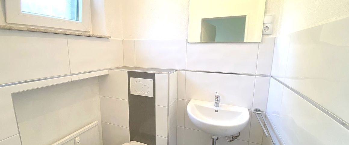 Irrel: Dreizimmerwohnung mit großer Terrasse, Garten, Stellplatz und nur 3 km bis Luxemburg - Photo 1