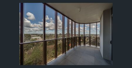 Modern Top-Floor Apartment - Photo 4