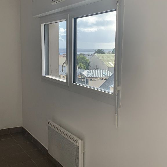 BREST Appartement type studio 35m2 4ème étage avec ascensseur - Photo 1