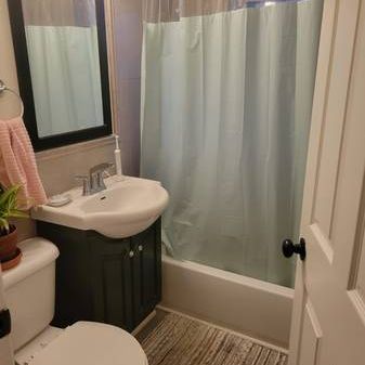 Nicely Renovated - condo quality - Photo 4