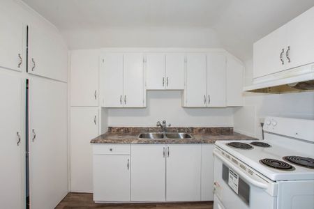 **ALL INCLUSIVE** 1 Bedroom Upper Unit in St. Catharines!! - Photo 5