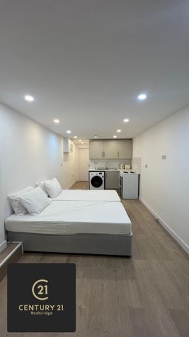 Studio to rent - Photo 2