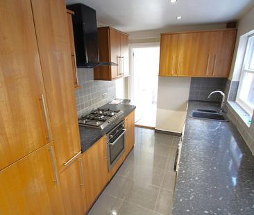 3 bedroom semi-detached house to rent - Photo 6