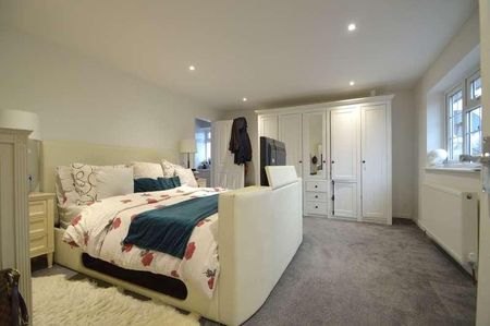 Queen Street, Sible Hedingham, Essex, CO9 - Photo 3