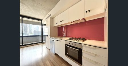 UNFURNISHED ELEGANT FLOORBOARD ONE BEDROOM APARTMENT LOCATED IN THE GUILD - SOUTHBANK !!! - Photo 3