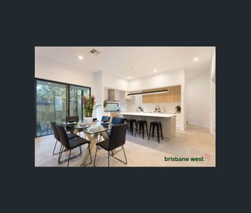 MAGNIFICENT HOME IN CHAPEL HILL - Photo 2