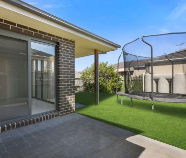 Modern Mentone Living – Stylish 3-Bedroom Townhouse at 5B Avenza St... - Photo 3