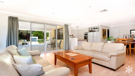 16 London Way - Photo 2