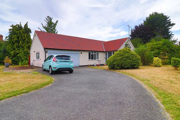 3 bedroom bungalow to rent - Photo 1