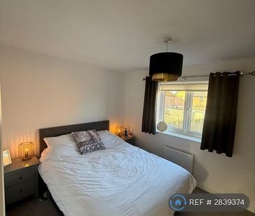 2 bedroom semi-detached house to rent - Photo 2