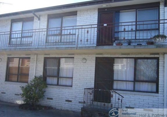 Located in the heart of Noble Park is this one bedroom apartment. - Photo 1