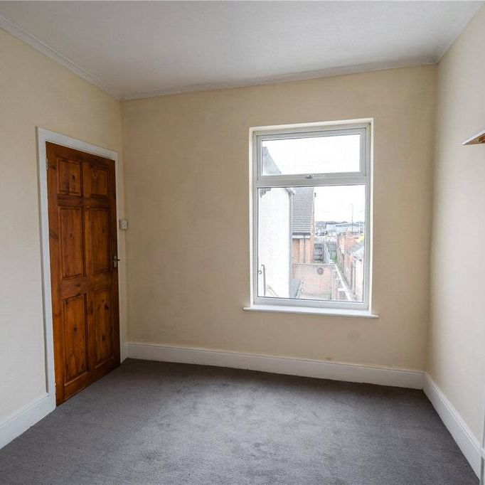 3 bedroom end of terrace house to rent - Photo 1