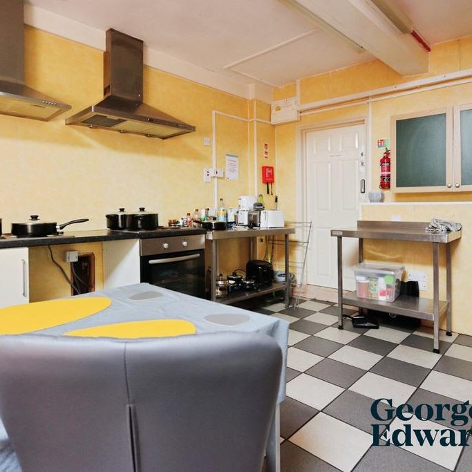 1 bedroom in a house share to rent - Photo 1