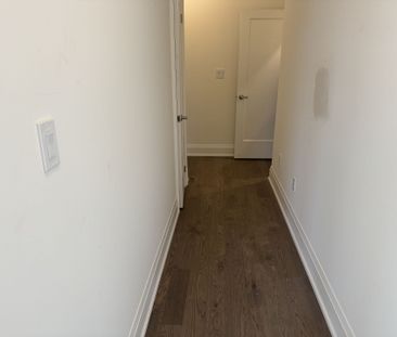 For Lease - 3299 Taha Gardens, Oakville, Ontario - Photo 4