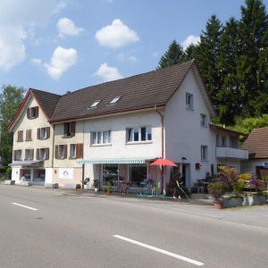 Schöne, helle 2.5 Zimmerwohnung zu vermieten - Foto 2