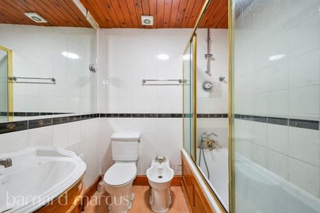 Beecholme Avenue, MITCHAM - Photo 3