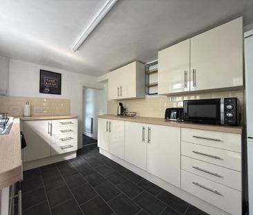 2 bedroom terraced house to rent - Photo 2