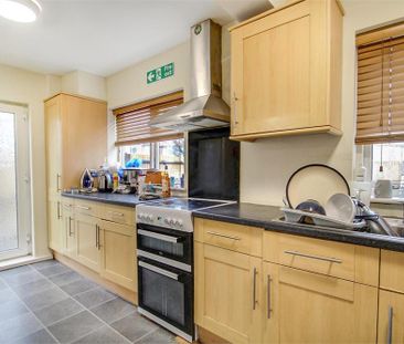 House of multiple occupation to rent - Photo 2