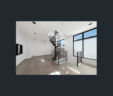 GREAT LOCATION! - Photo 4