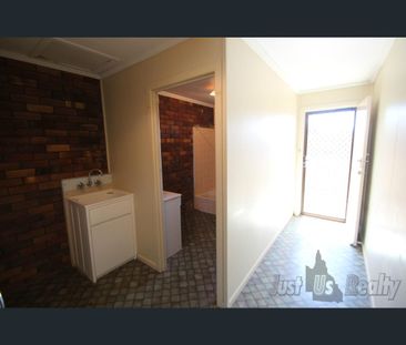 3/11 Coomber Street, Svensson Heights, Qld 4670 - Photo 4