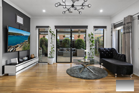 A Captivating Family Haven of Elegance and Comfort - Photo 2