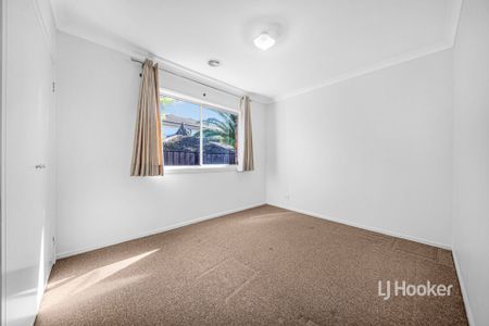 11 Derham Drive, Point Cook VIC, Belconnen - Photo 2